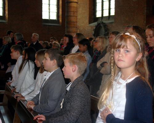 1603_1ères communions (Ecole St-Jean) 30