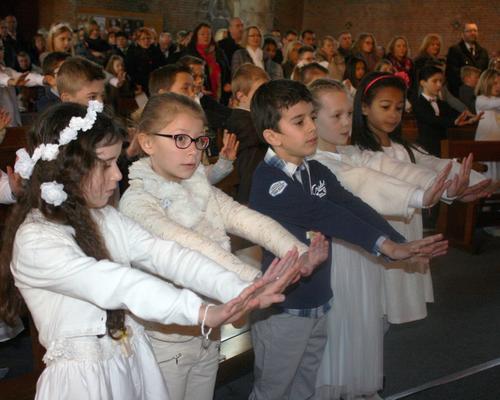 1603_1ères communions (Ecole St-Jean) 67