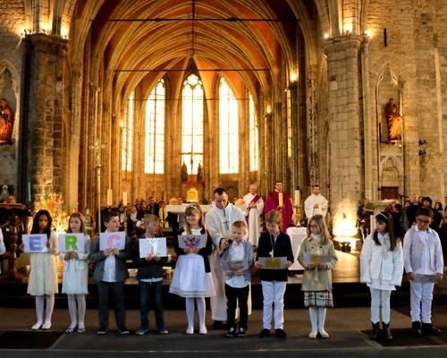 1603_1ères communions (Ecole St-Jean) 83