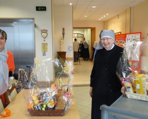 A la sortie,vente pour aider les jeunes des JMJ à Cracovie