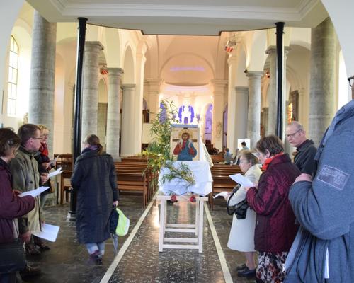 Procession icone Bon Pasteur 2 avr 2016 57