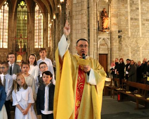 1604_1ères communions (Ecole de la Ste-Union) 58