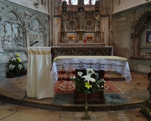 dans la cathédrale