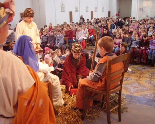 les mages offrent leurs présents