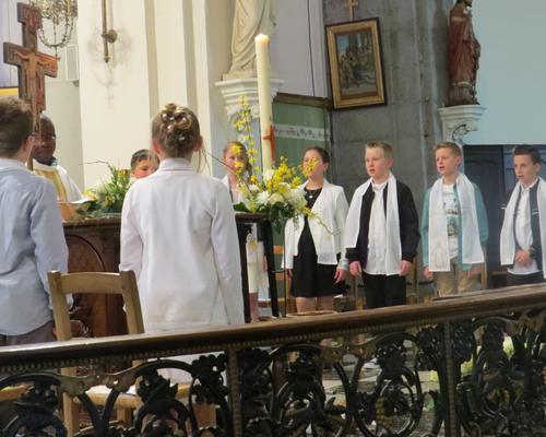 2016 Ières communions HERGNIES (25)