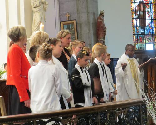 2016 Ières communions HERGNIES (36)