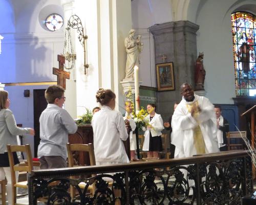 2016 Ières communions HERGNIES (42)
