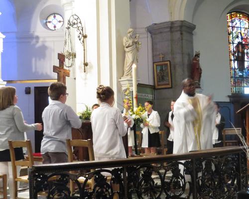 2016 Ières communions HERGNIES (43)