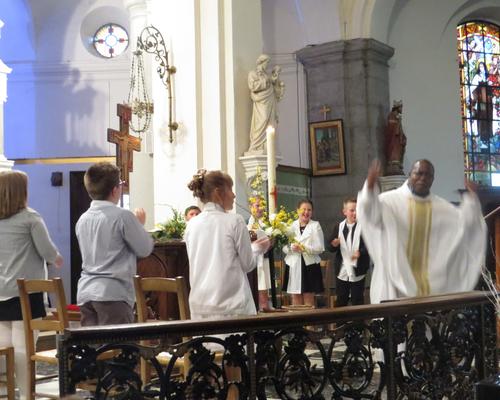 2016 Ières communions HERGNIES (45)