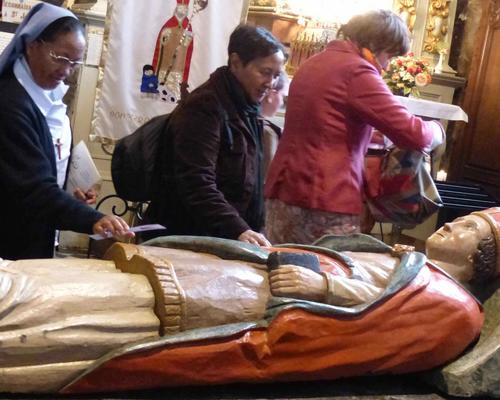 Saint Etton, modèle de piété, Priez pour nous !