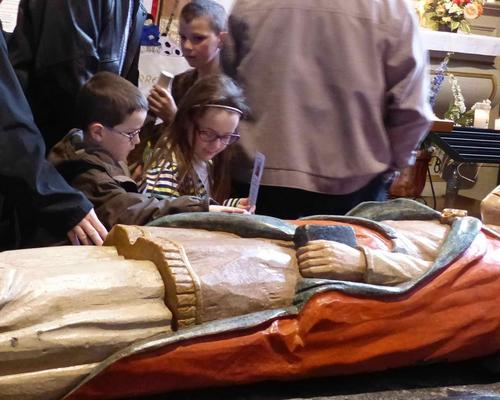 Saint Etton, ami des petits et des faibles
Priez pour nous !
