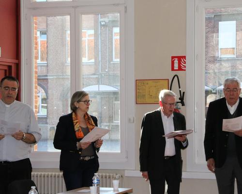 1605_Mgr Garnier rencontre les confirmands 12