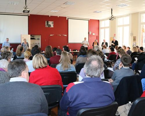 1605_Mgr Garnier rencontre les confirmands 13