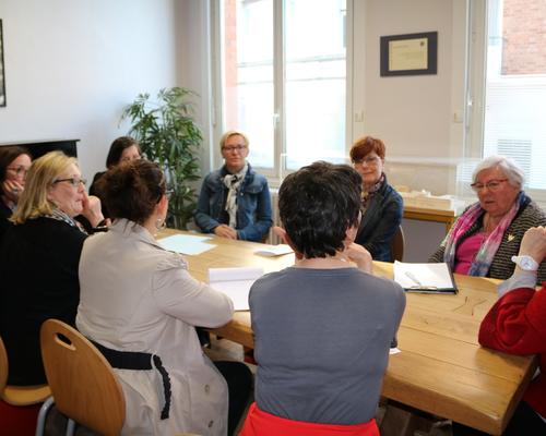 1605_Mgr Garnier rencontre les confirmands 27