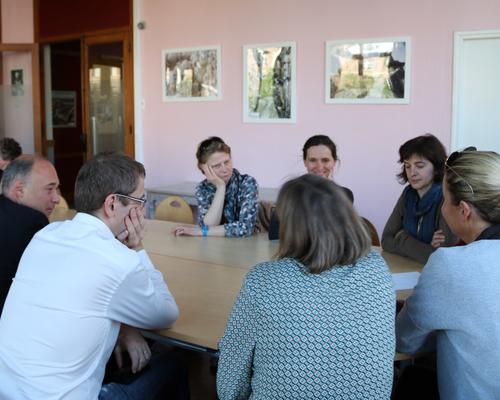 1605_Mgr Garnier rencontre les confirmands 29
