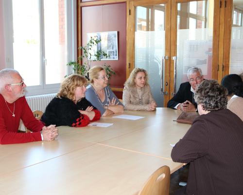 1605_Mgr Garnier rencontre les confirmands 32