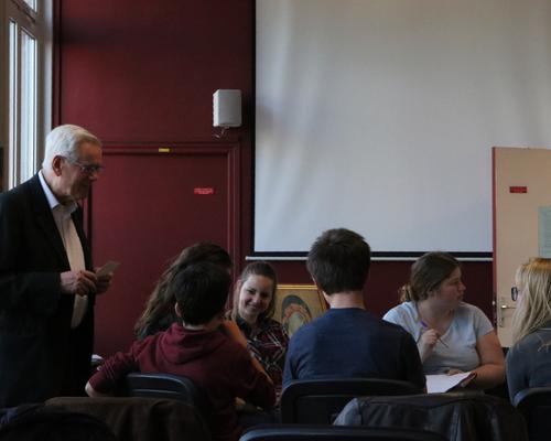 1605_Mgr Garnier rencontre les confirmands 41