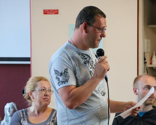 1605_Mgr Garnier rencontre les confirmands 49