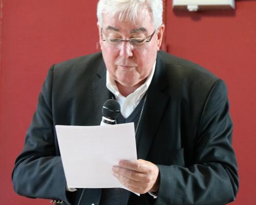 1605_Mgr Garnier rencontre les confirmands 55