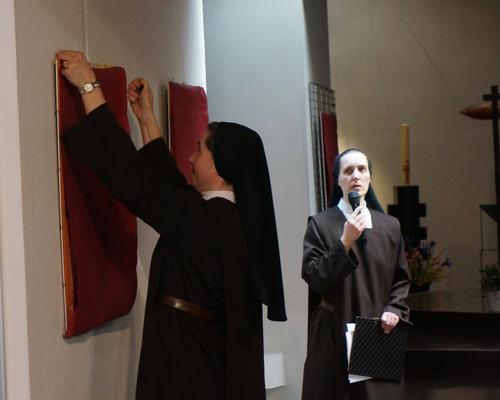 le Panneau hommage à l'Auteur et à l'architecte