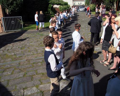 Entrée des enfants en procession