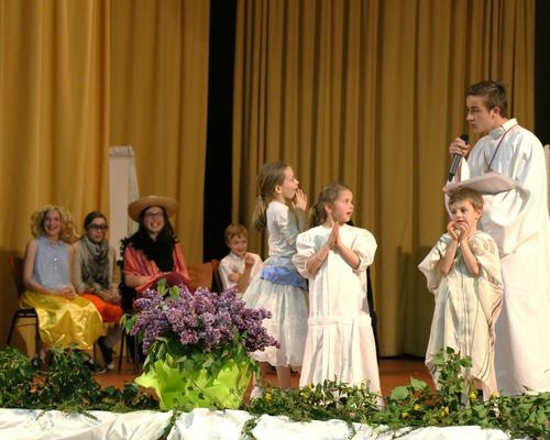 ne sont-ils pas mignons les petits servants d'autel ?