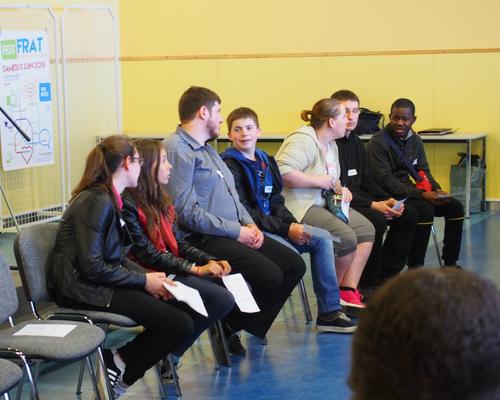 Confirmands_eveque_raismes_2016 3