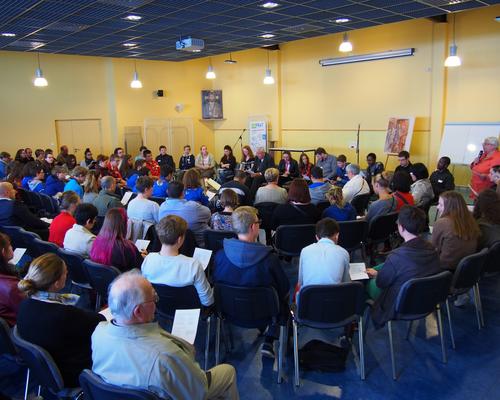 Confirmands_eveque_raismes_2016 14