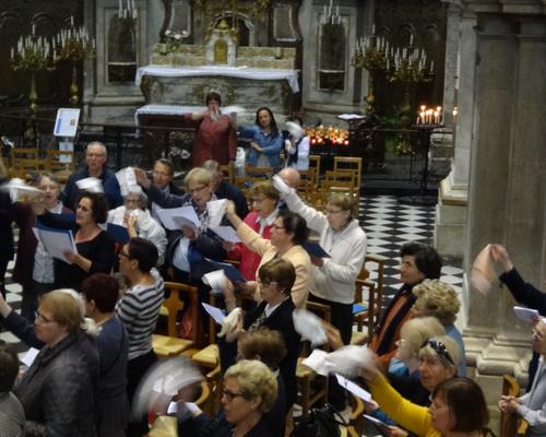 chant final : Ô Virgem do Rosario - 
Ô Fatima, adeus !