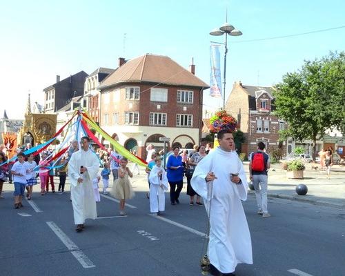 procession vers la Porte Notre-dame