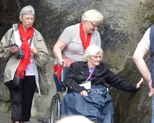 Lourdes2016_01_grotte (9)