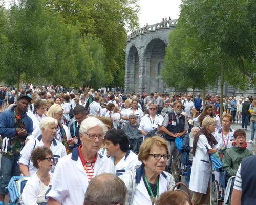 Lourdes2016_01_grotte (13)