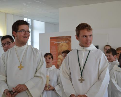 lourdes2016 porte sainte jeunes 3