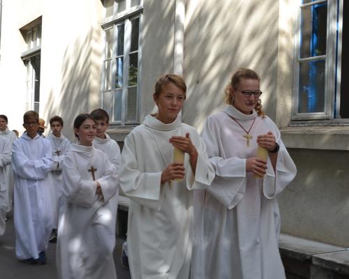 lourdes2016 porte sainte jeunes 14