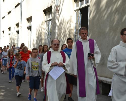 lourdes2016 porte sainte jeunes 16