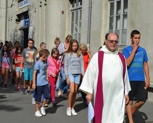 lourdes2016 porte sainte jeunes 17