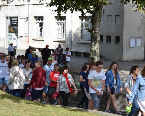 lourdes2016 porte sainte jeunes 22