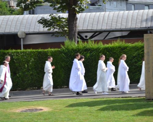 lourdes2016 porte sainte jeunes 26