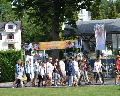 lourdes2016 porte sainte jeunes 27