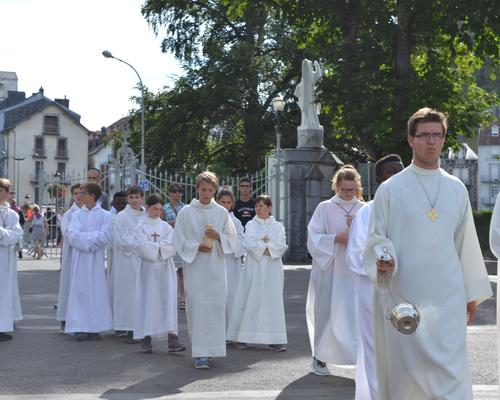 lourdes2016 porte sainte jeunes 28