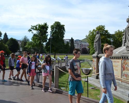 lourdes2016 porte sainte jeunes 31