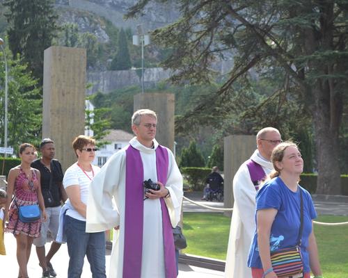 lourdes2016 porte sainte jeunes 32