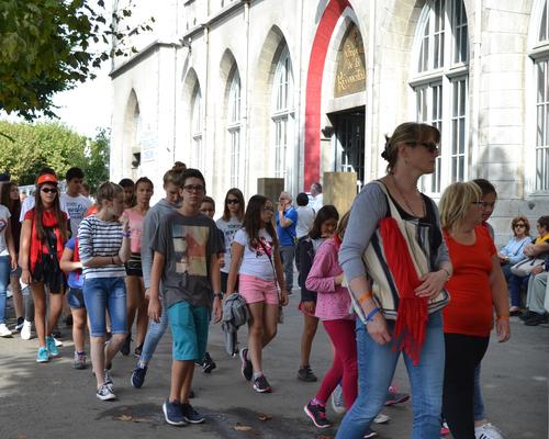 lourdes2016 porte sainte jeunes 37