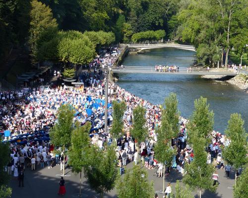 Lourdes2016_02_messegrotte 23