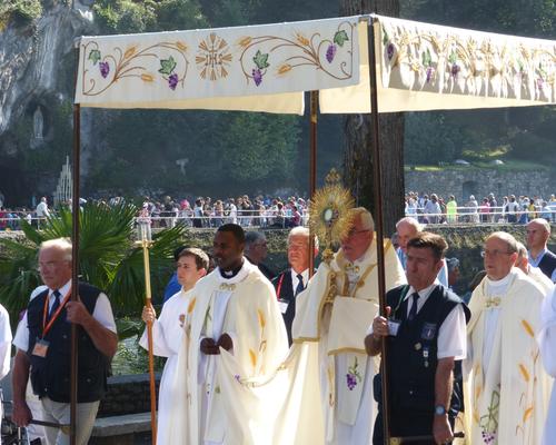 Lourdes2016-02-pro_st_sacrement 3