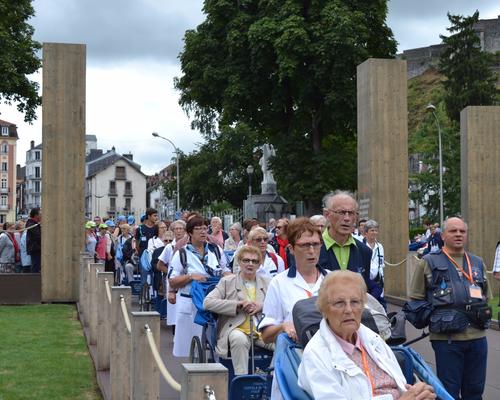 Lourdes2016_03_portesainte 17