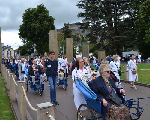 Lourdes2016_03_portesainte 18