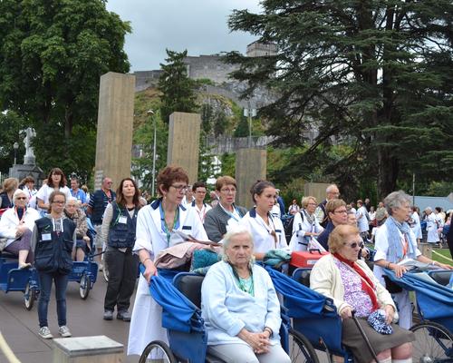 Lourdes2016_03_portesainte 22