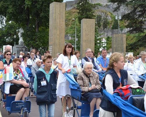 Lourdes2016_03_portesainte 23