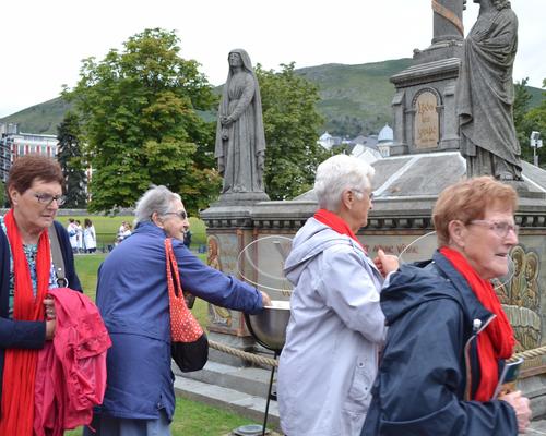 Lourdes2016_03_portesainte 2
